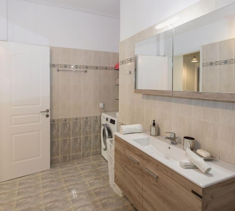 Thano'S Stylish Flat Just 150M To The Beach Faraí 外观 照片